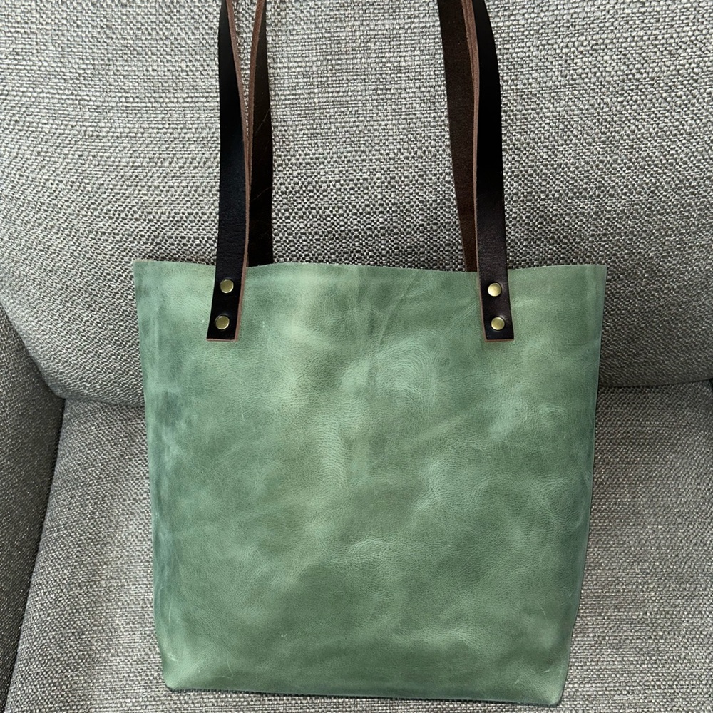 PLG Medium Classic Tote- Cucumber - Picture 2 of 4